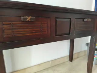 Aparador de madera oscuro Pieza de anticuario