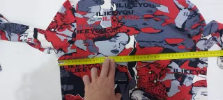 Camiseta mujer cuello alto estampado