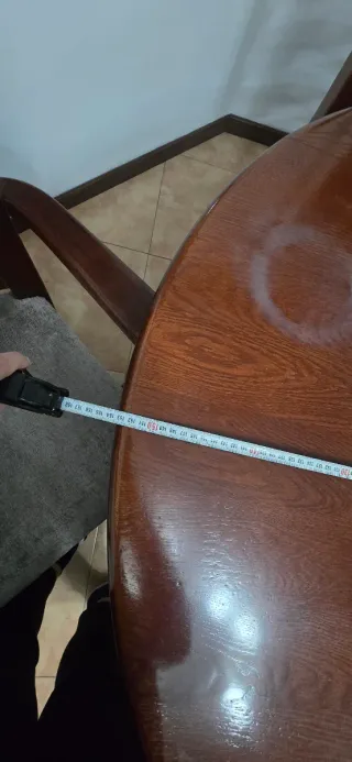 Mesa de comedor y 6 sillas de madera