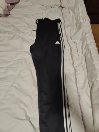 Chándal Adidas Negro con Rayas Blancas