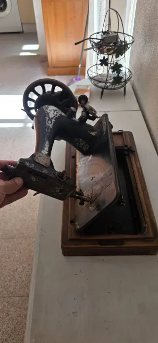 Máquina de coser antigua