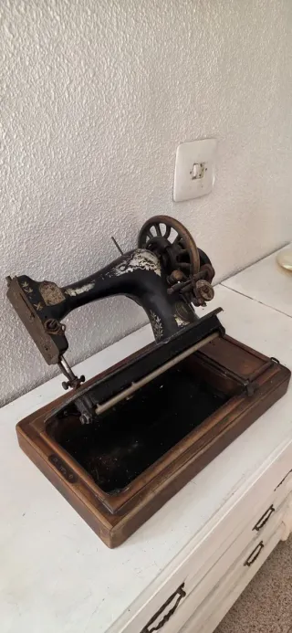 Máquina de coser antigua