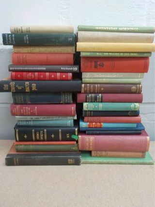 RECOJO LIBROS PARA DONARLOS A PROYECTOS SOCIALES