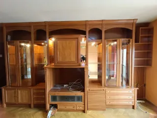 Mueble de salón madera y cristal