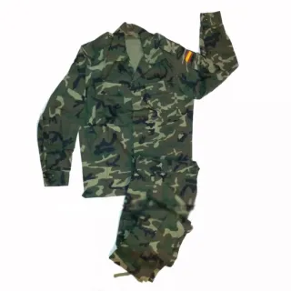 Uniforme militar camuflaje ejército mimeta