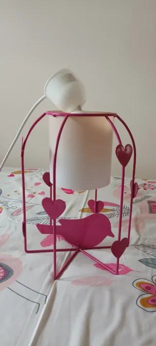 Conjunto funda nórdica, lámpara y cuadro a juego.