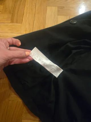 Chaqueta negra con ribete