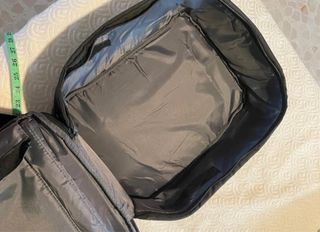 Mochila negra para oficina, portátil y viaje