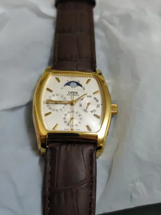 Reloj Oris automático.