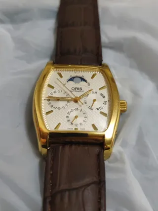 Reloj Oris automático.