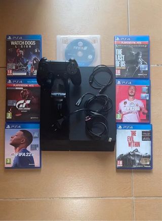 PlayStation 4 con  giochi e accessori