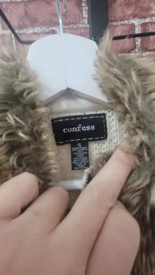 Blusas, chalecos y sudadera. Ver precios