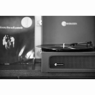 Tocadiscos Magnussen Negro