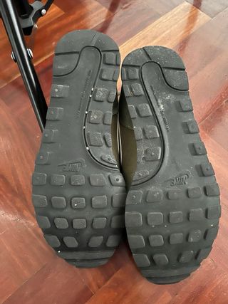 Zapatillas Nike Verdes y Blancas