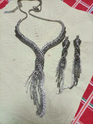 Collar y pendientes bisutería plateados  conjunto