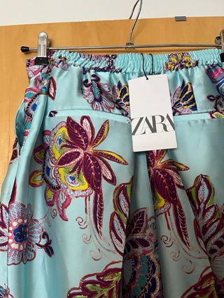 Pantalón Zara Raso Estampado