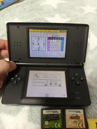 Nintendo DS Lite Negra + 6 Juegos + Cargador