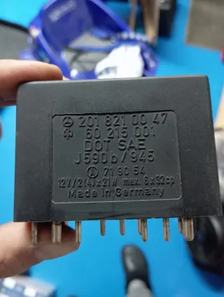 Relé Mercedes-Benz A2018210247