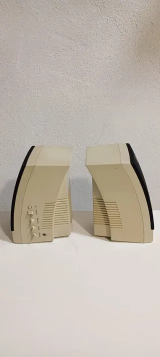 Pareja Altavoces Beige y Negro