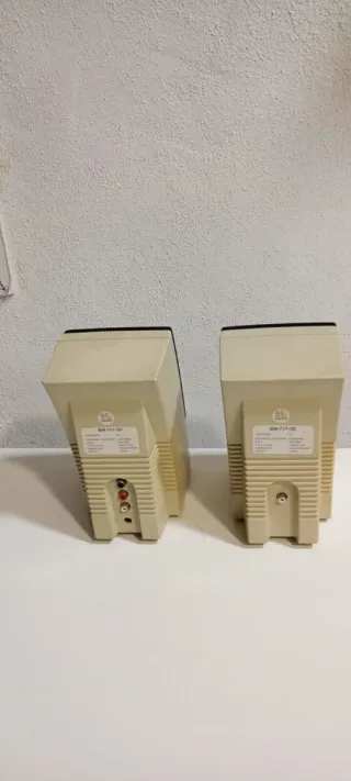 Pareja Altavoces Beige y Negro