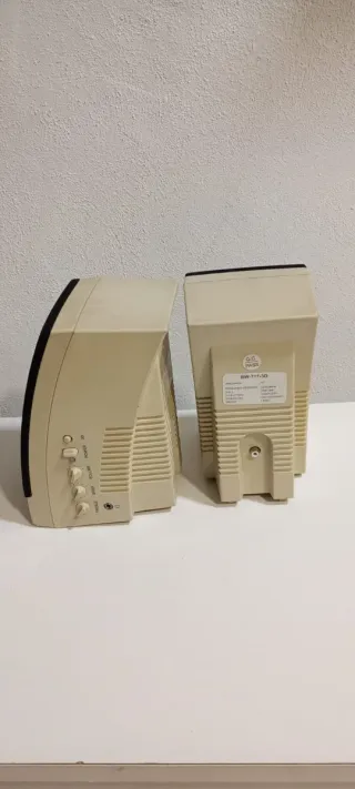 Pareja Altavoces Beige y Negro