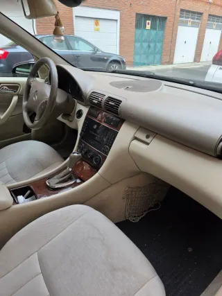 Mercedes-Benz Clase C 2005