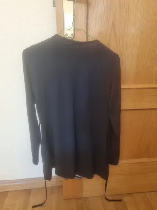 Blusa NAYAT negra con rayas multicolor