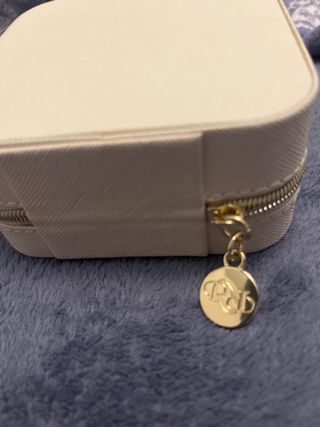 Joyería Roselin Beige Pequeña