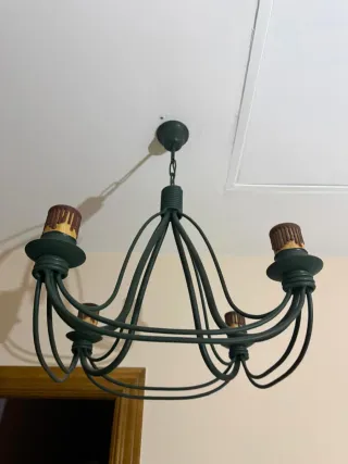 Lámpara rústica de metal verde