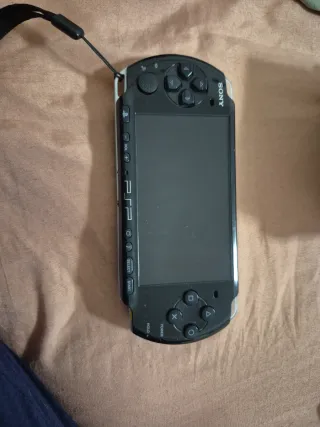 Sony PSP Negra + 5 Juegos + Accesorios