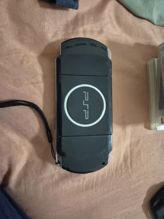 Sony PSP Negra + 5 Juegos + Accesorios
