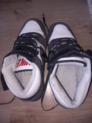 Nike Zapatillas Altas Negras y Blancas