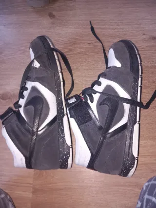 Nike Zapatillas Altas Negras y Blancas