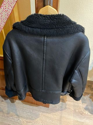Chaqueta Zara Piel Vuelta y Boreguito Negra
