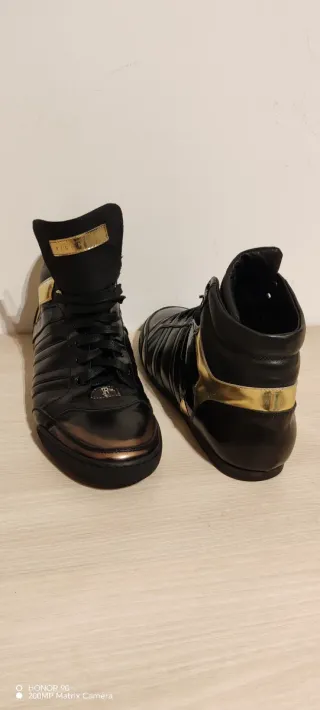 Botines JR Hombre Negro y Dorado