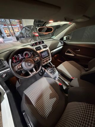 Volkswagen Scirocco, COMO NUEVO