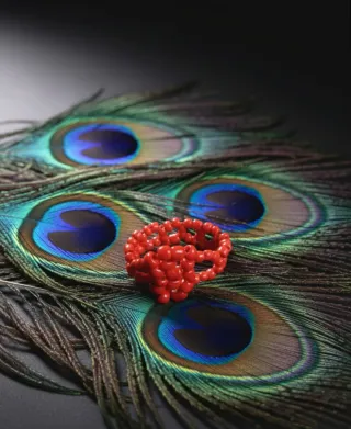 Anillo Cuentas Rojo Diseño Geométrico