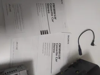 Radio cassette/CD Coche Sony  + Cargador CDs