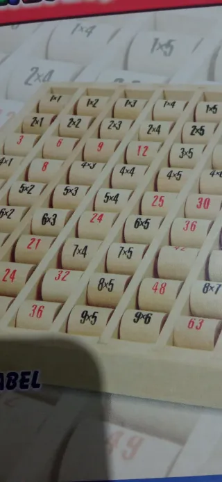 Tablas de multiplicar de madera