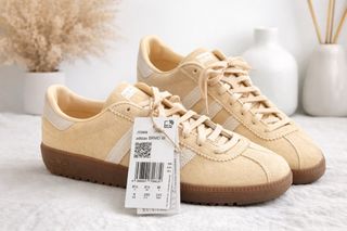 Zapatillas Adidas Mujer Beige Nuevas