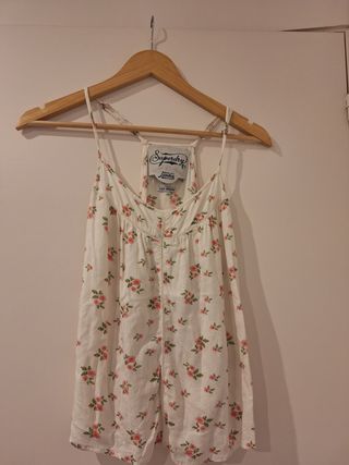 Camiseta tirantes flores Superdry Talla M