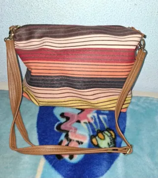 Bolso de mano con rayas