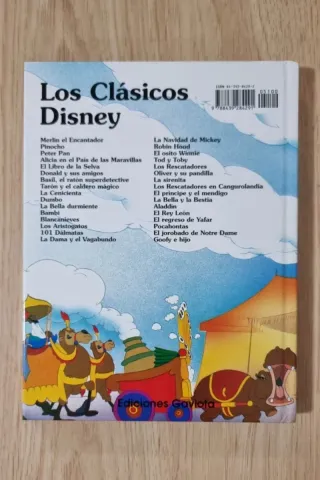 Clásico cuento Disney, "Dumbo".GAVIOTA.