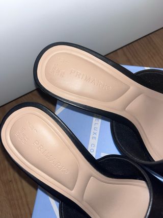 Zapatos de tacón negros