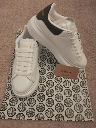 Alexander McQueen Zapatillas Blancas y Negras