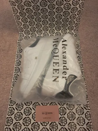 Alexander McQueen Zapatillas Blancas y Negras