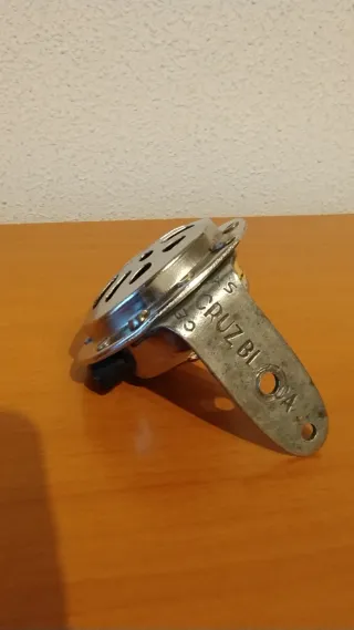 Antigua bocina Leonelli  metálica motocicleta 1950