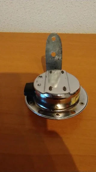 Antigua bocina Leonelli  metálica motocicleta 1950