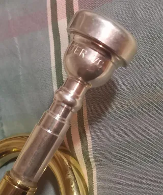 Trompeta JUPITER JTR 408 + Boquilla 7C