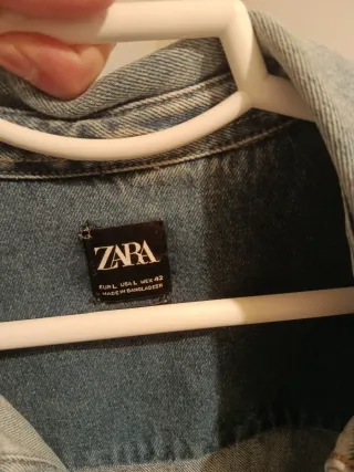 Chaqueta vaquera Zara Talla L desgastada